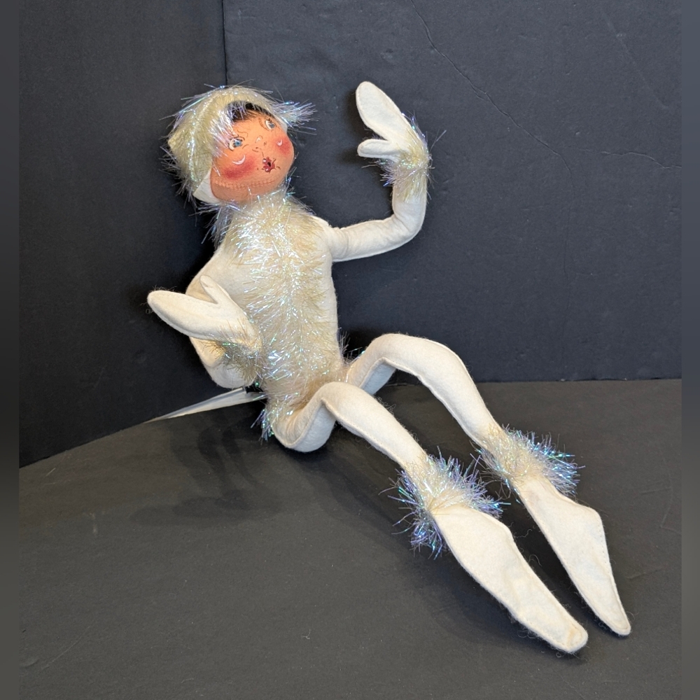 1998 Annalee White Frosty New Year Elf Iridescent Tinsel Made in the USA Rare